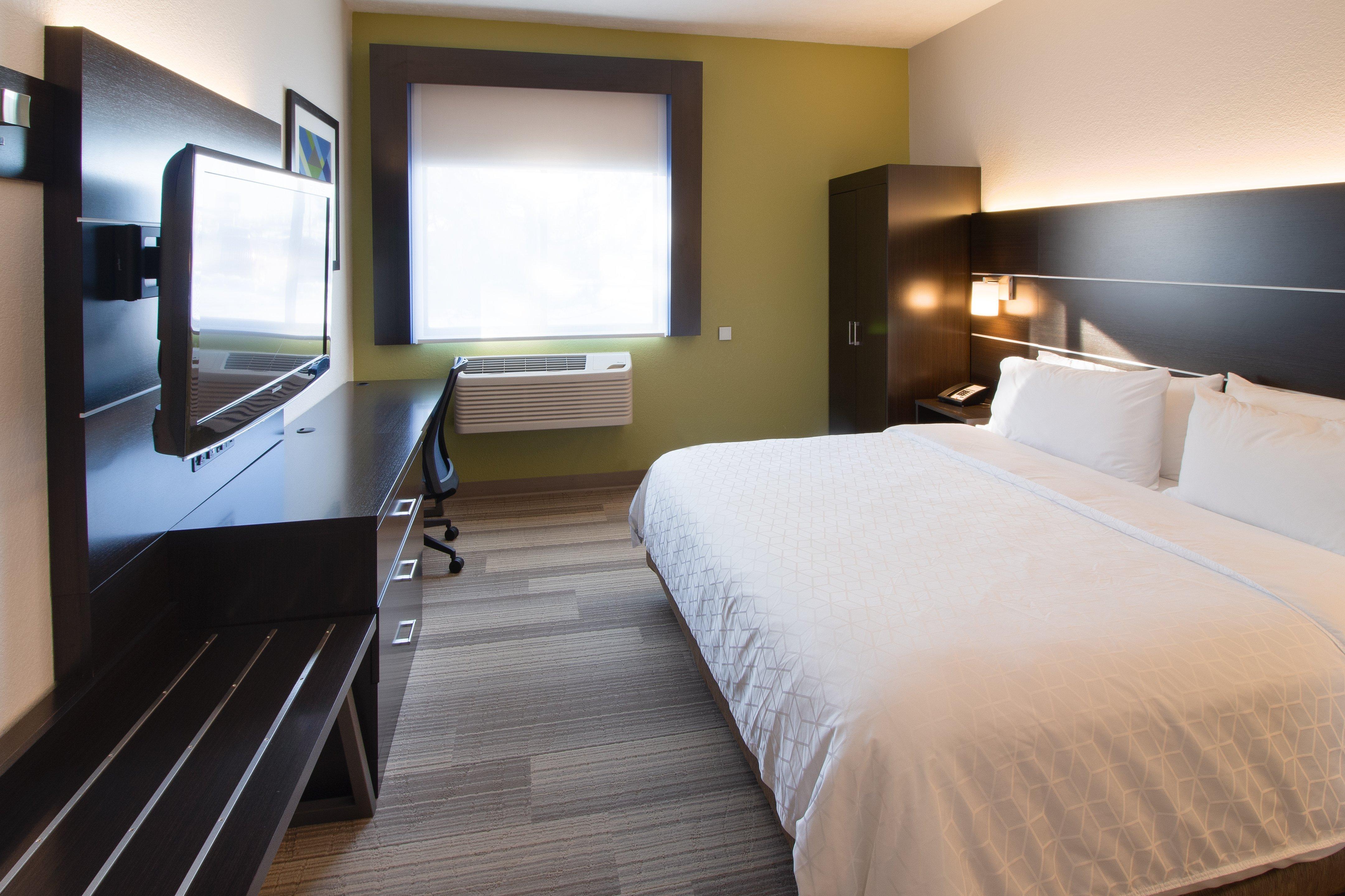 Holiday Inn Express & Suites - Worthington By Ihg Exterior photo