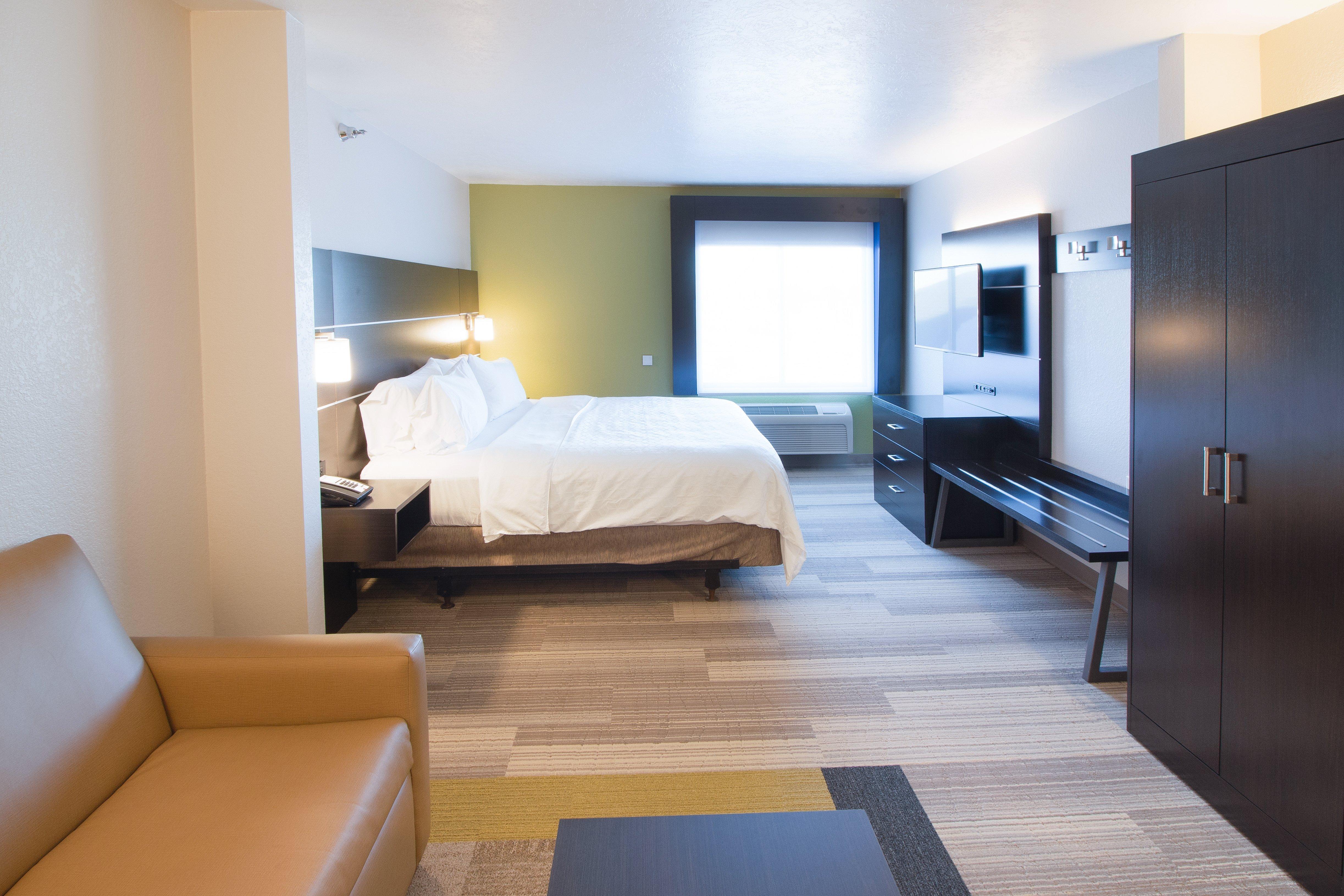 Holiday Inn Express & Suites - Worthington By Ihg Exterior photo