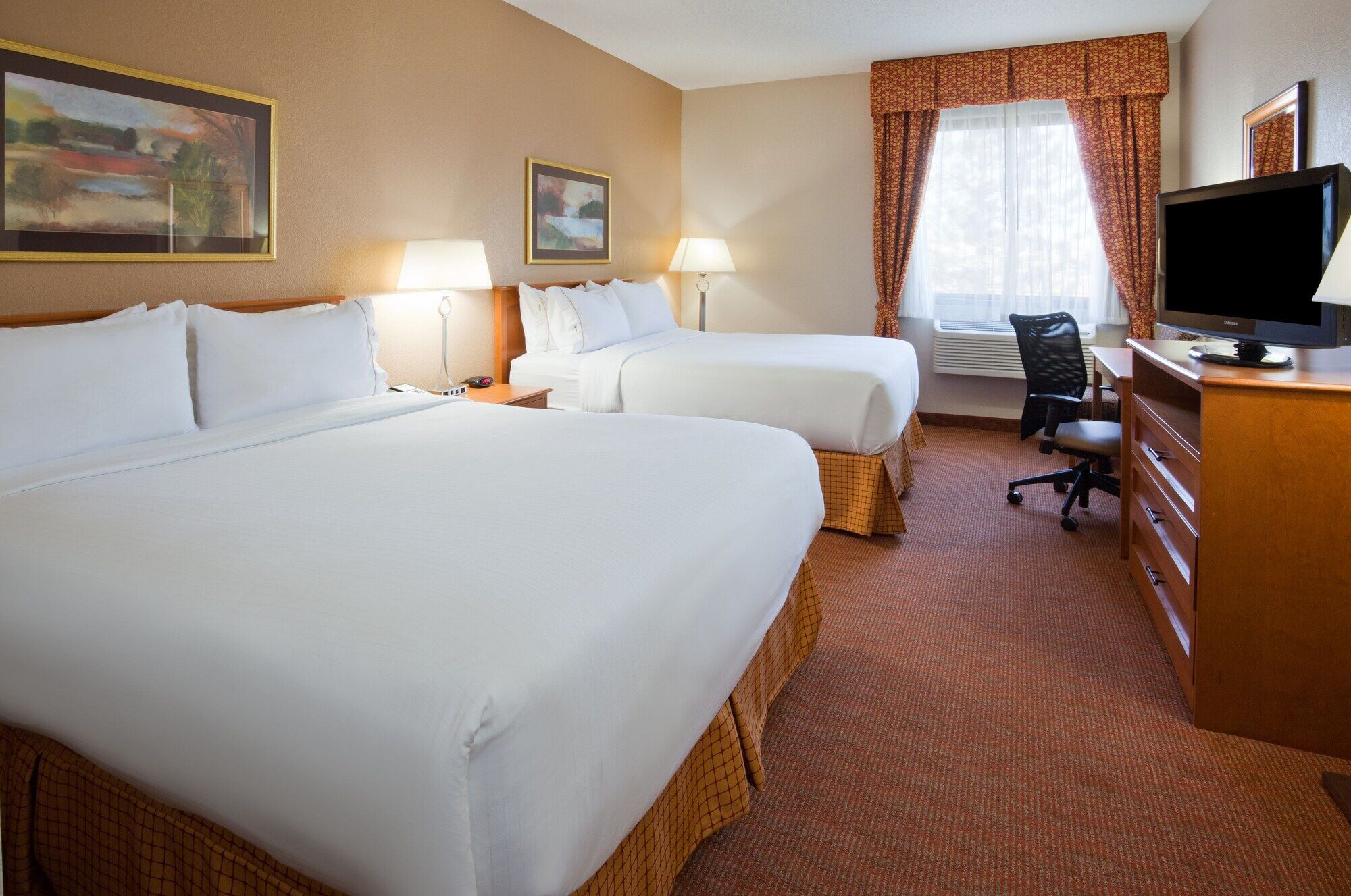 Holiday Inn Express & Suites - Worthington By Ihg Exterior photo